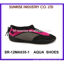 SR-12MA035 Nouvelles femmes vendant des chaussures aquatiques aquatiques chaussures de plage à chaussures pour l&#39;eau
